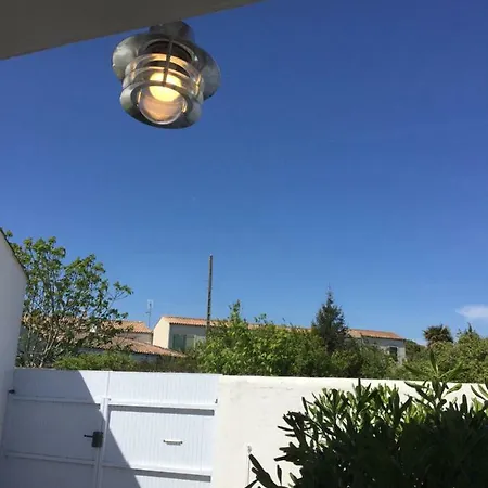 Clos De La Poudriere サン・マルタン・ド・レ